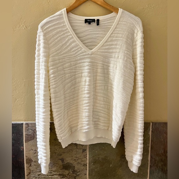 Theory V Neck Pullover Sweater Plush Zebra Ivory Size Small - Picture 3 of 8